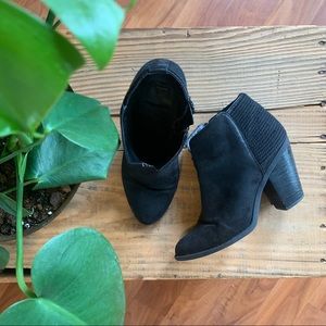 Black Heeled Textured Suede Booties